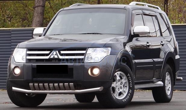 черный Митсубиси Паджеро