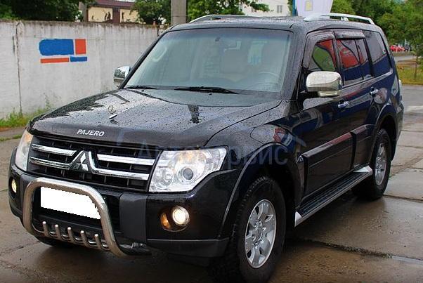 черный Митсубиси Паджеро