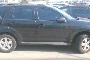 черный Аутлендер сбоку