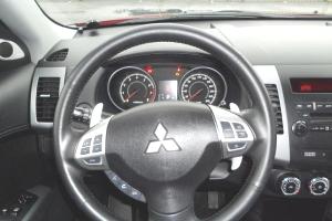 руль на Аутлендере